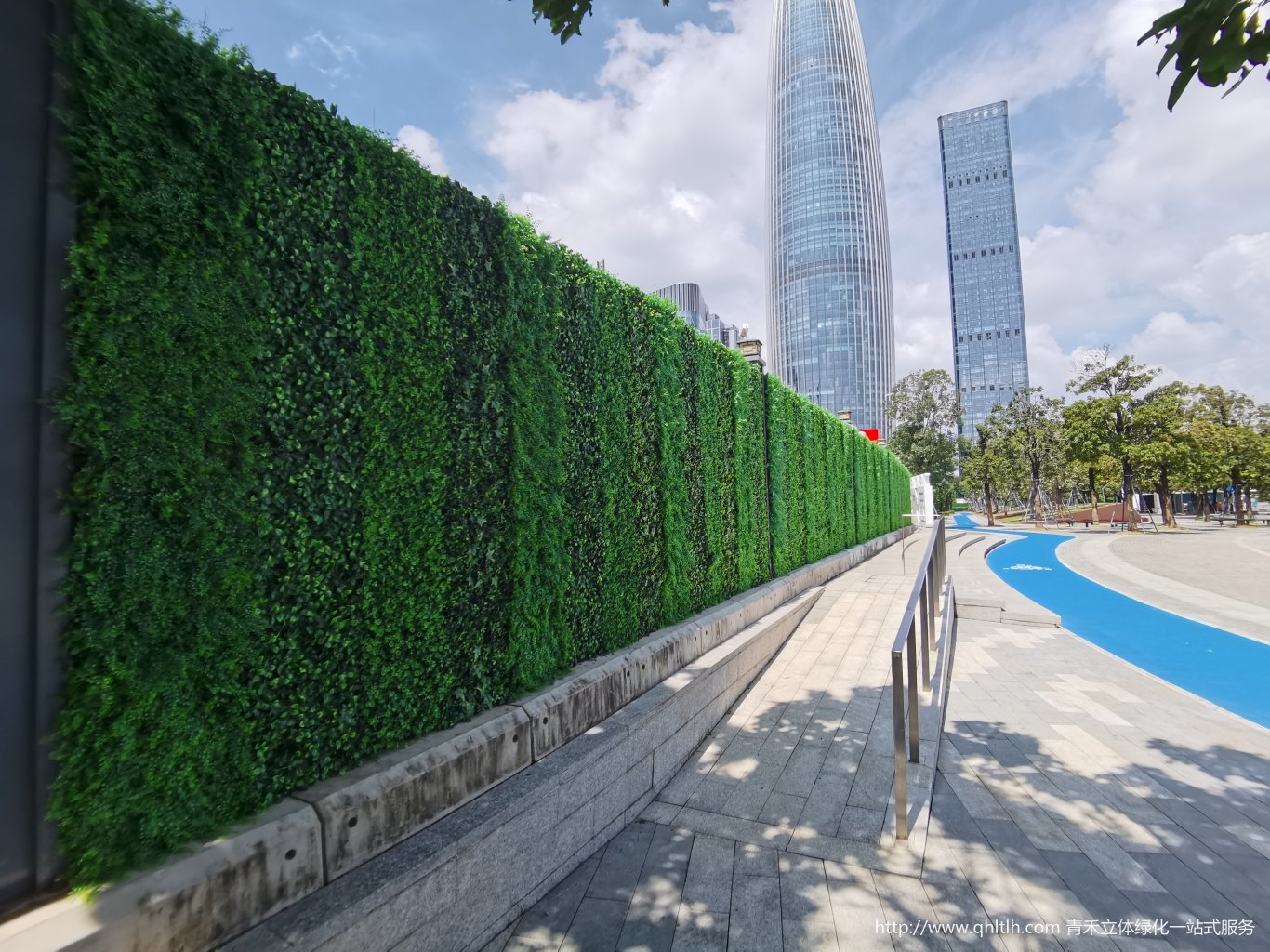 深圳人才公园垂直绿化仿真植物墙围档围墙
