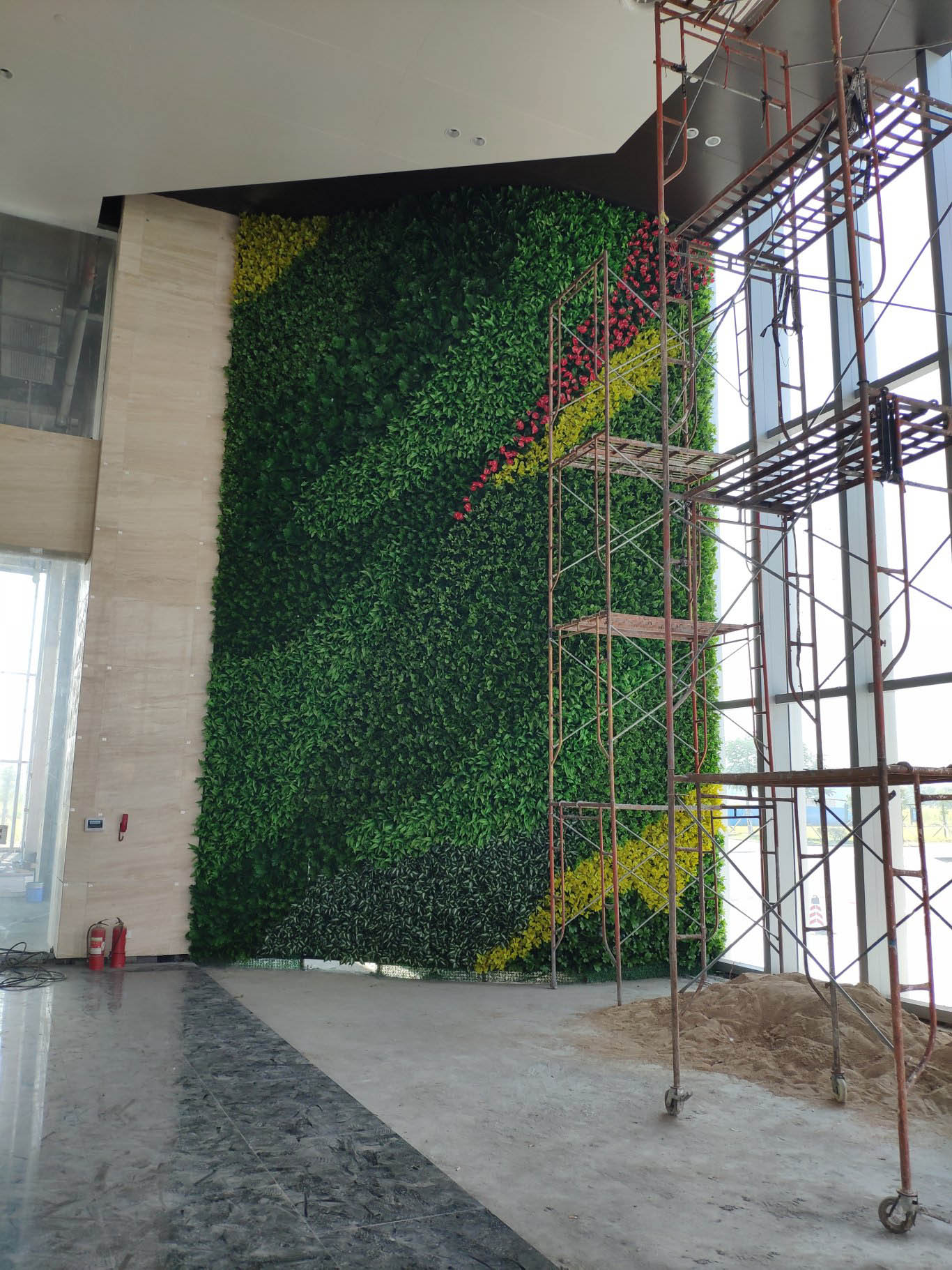 开沃汽车大厦大堂仿真植物墙
