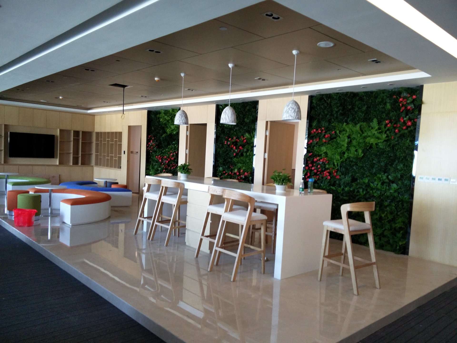 中建三局垂直绿化办公室